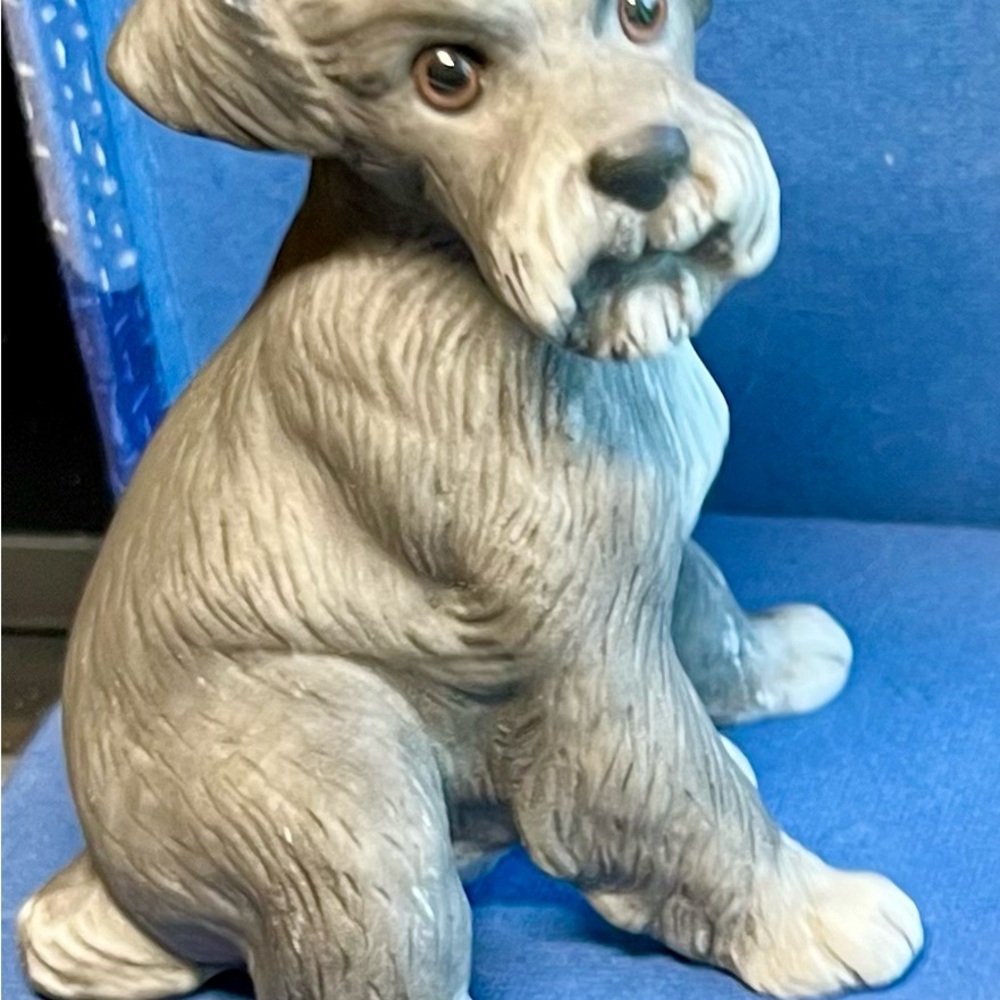Schnauzer Dog Seated Puppy figurine Fenton gray white - Picture 9 of 10